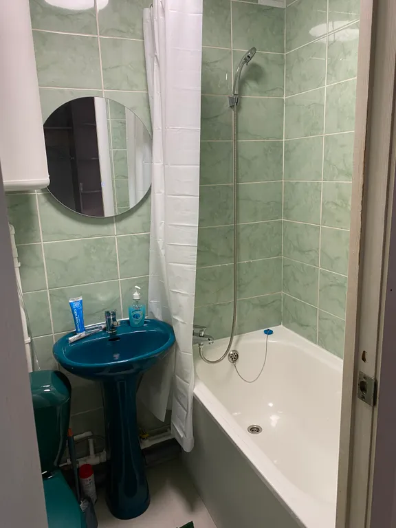 Гостинка с ремонтом в центре города