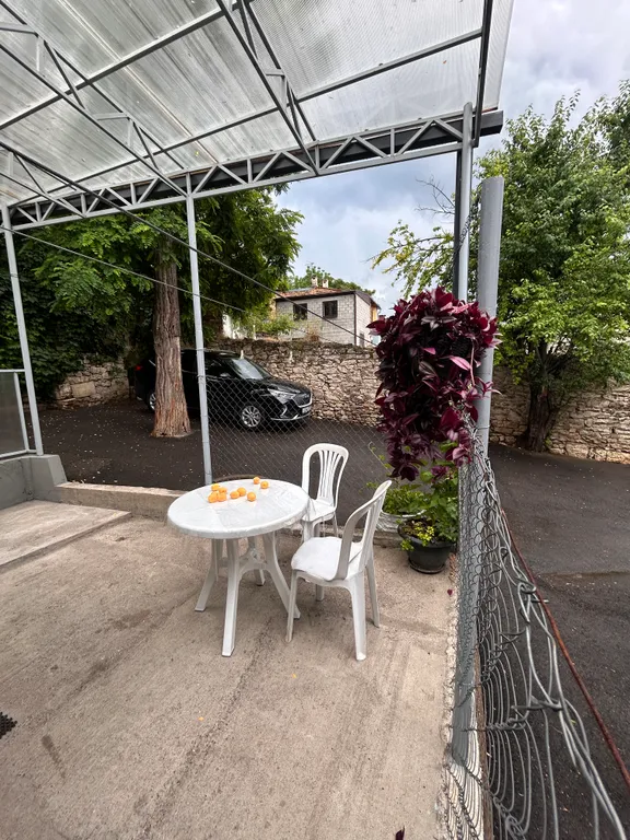 Уютная квартира у цветника