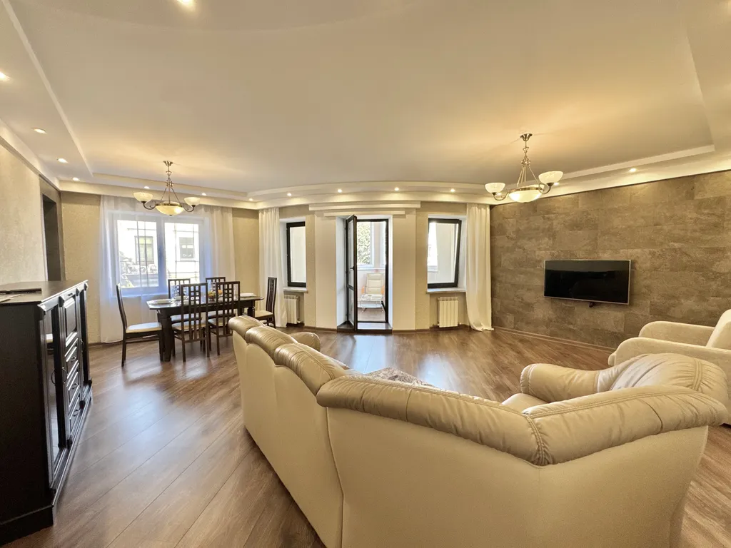 Апартамент на пешеходной улице