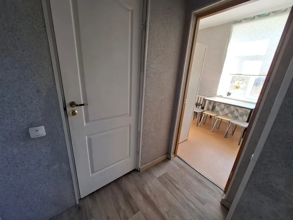 Квартира Две раздельные комнаты и балкон — Омск