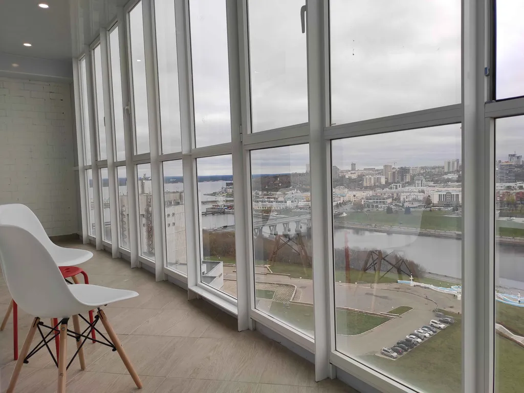 Лайнер с видом на Залив