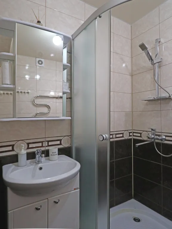 Большая двухкомнатная квартира в новом доме с охраняемой парковкой