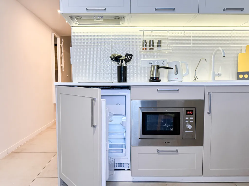 Квартира Квартира Студия в апарт-отеле с бассейном, собственным песчаным пляжем, парком — Анапа