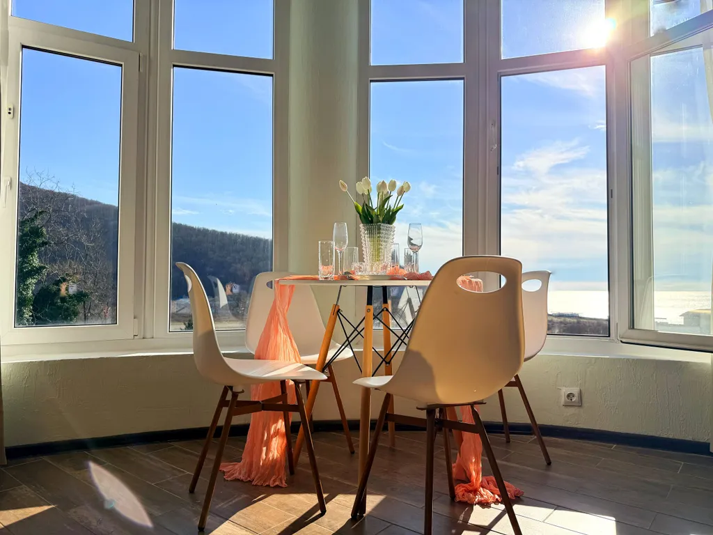 Апартаменты с видом на море. 3 минуты до пляжа. Для пятерых