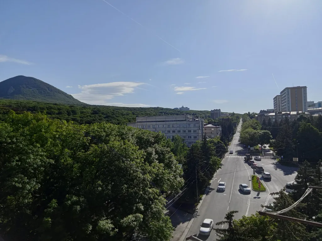 Уютный номер с шикарным видом из окна, рядом со всеми лечебными заведениям