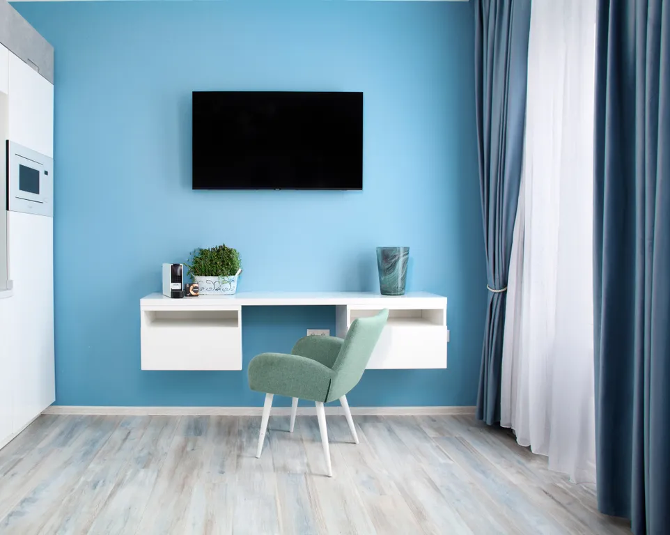 Двухкомнатная квартира с лоджией у моря