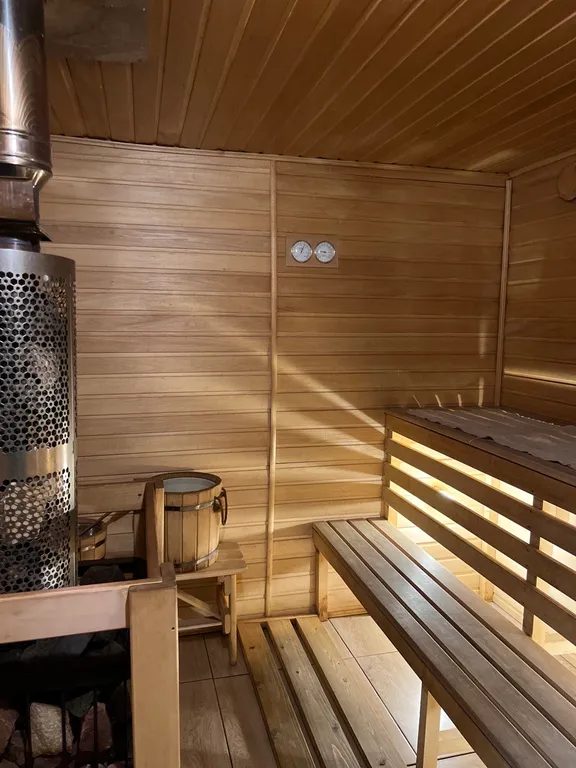 Дом с баней у озера