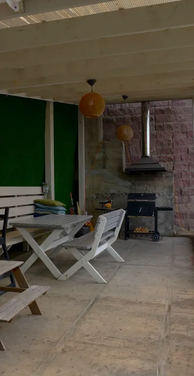 Вилла на берегу озера