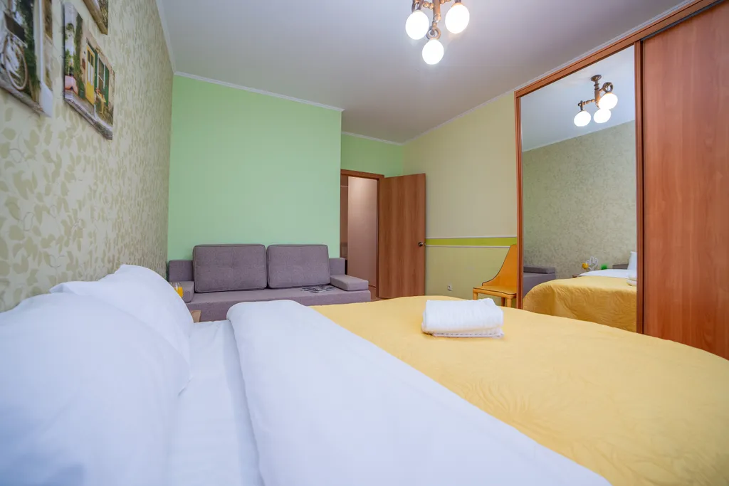 Желтые попугаи в прериях