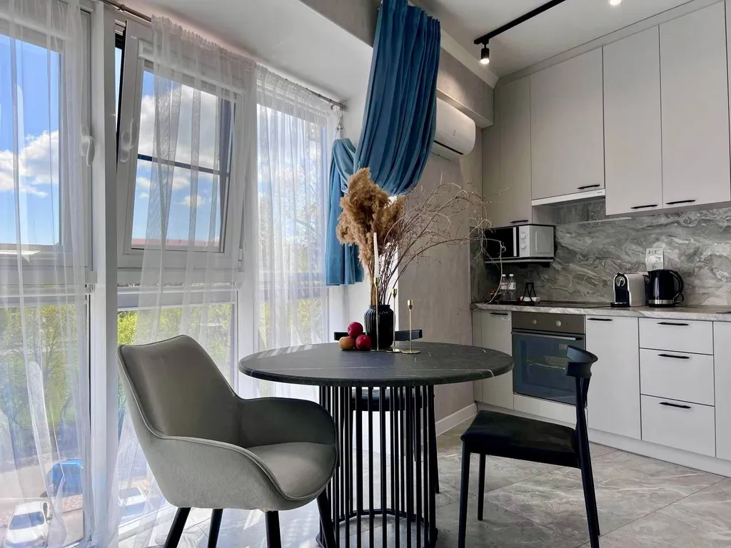 Дизайнерская квартира ЖК «Мёд house”