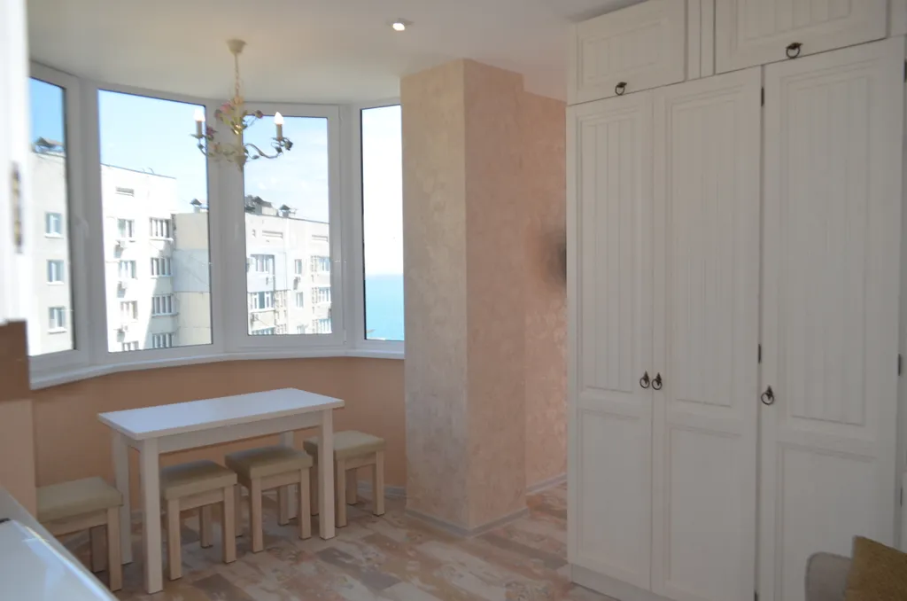 Стильная квартира студия с шикарным видом на море в Мисхоре