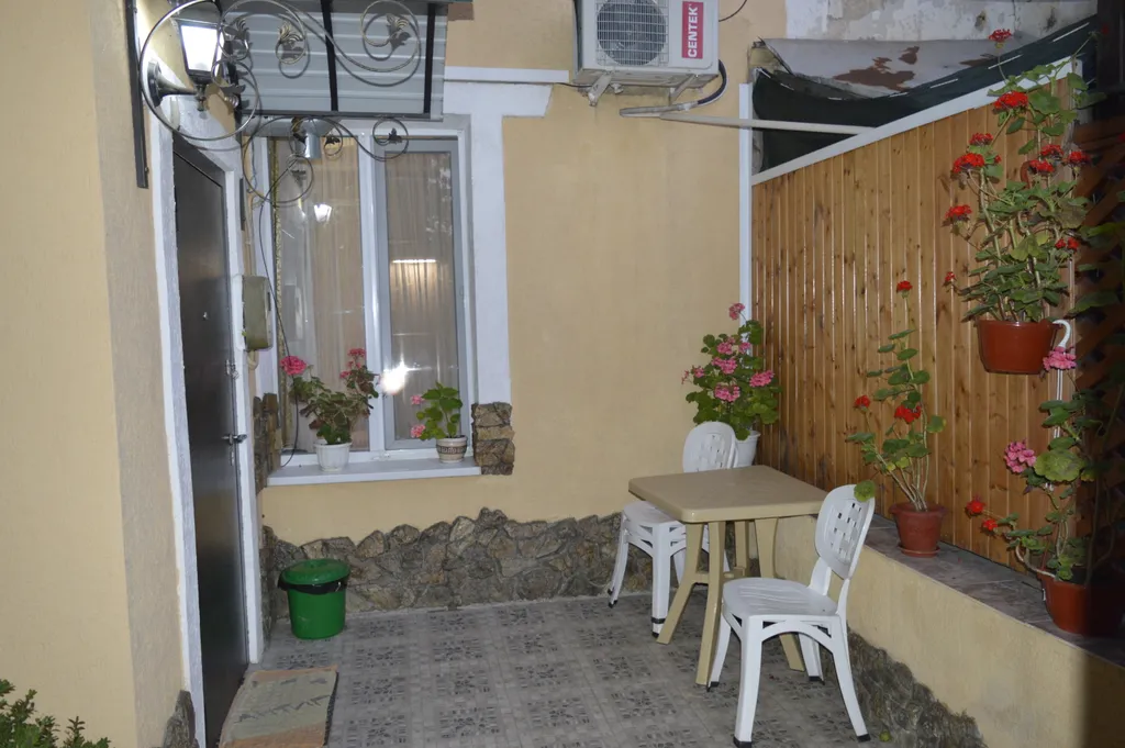 Дом рядом с морем и своим двориком