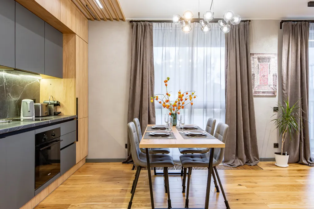 Охта Сьют 21 рядом с входом в Охта парк