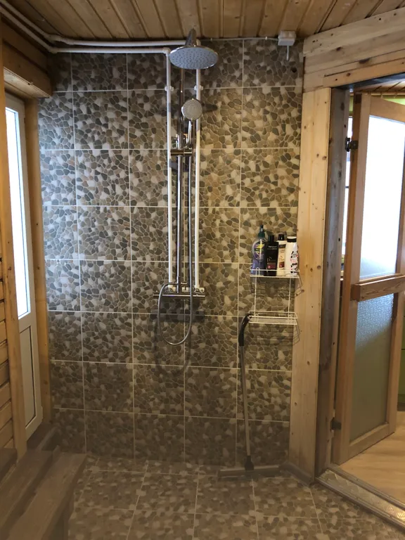 Уединенное место для отдыха у озера