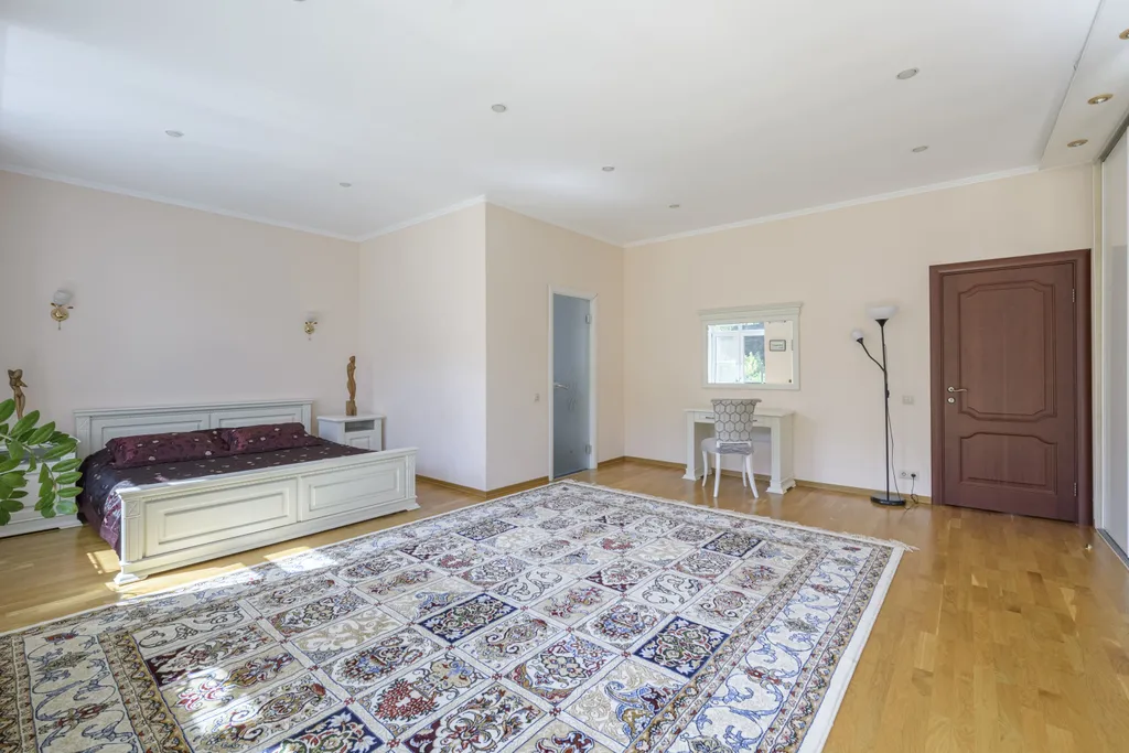 Просторный комфортабельный коттедж с баней