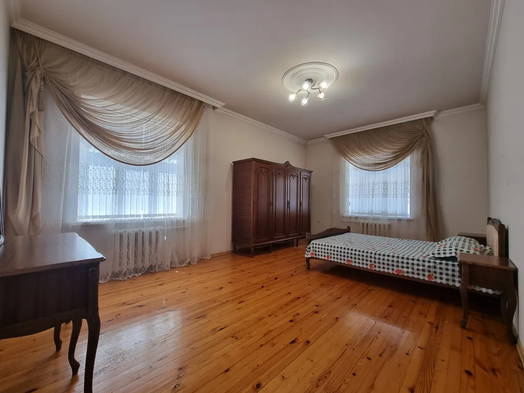 2х этажный дом в самом центре города