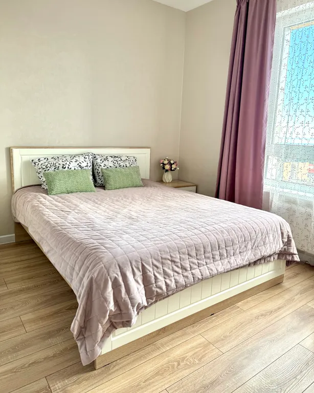 Уютная двушка на 20 этаже с видом на озеро