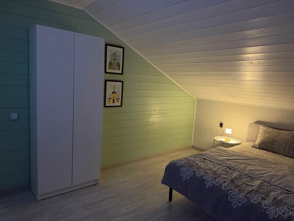 Дом в современном русском стиле рядом с монастырем