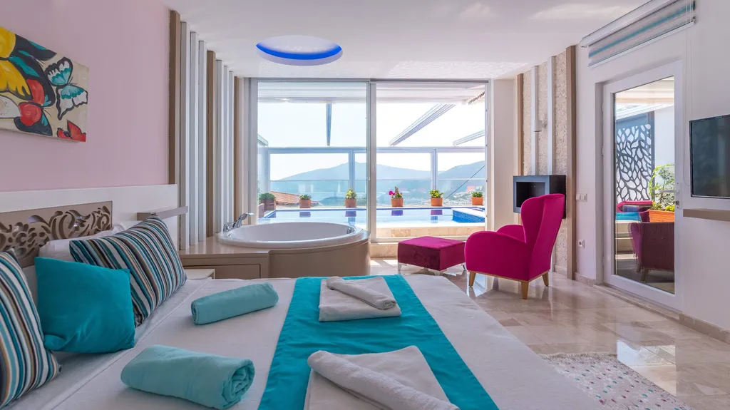 Вилла 466 с крытым бассейном с подогревом