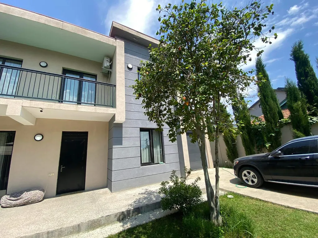 5-комнатный Дом