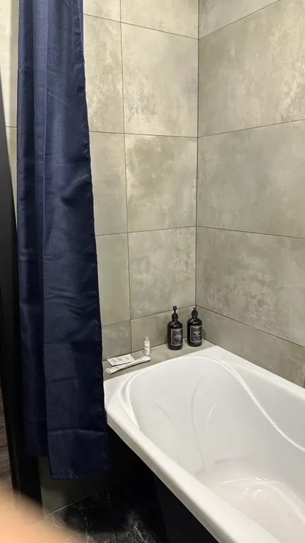 Двухуровневый лофт с 7-метровыми потолками и панорамными окнами