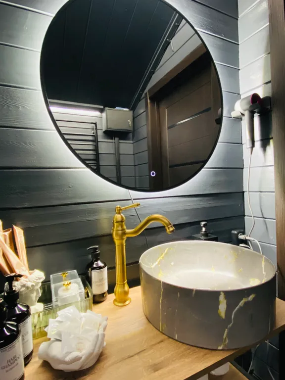 Загородный дом Loft lodge на берегу реки Ангара