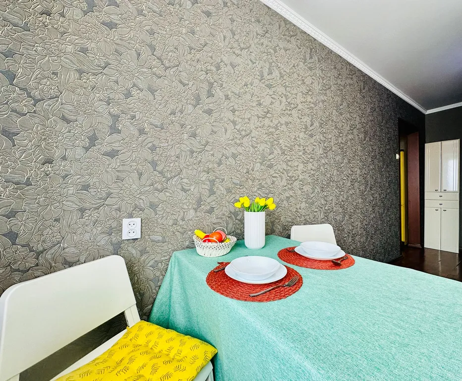 Уютная 1-комнатная квартира с балконом в центре города