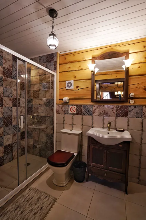 5-комнатный двухэтажный Коттедж Цветы в Подмосковье в окружении леса