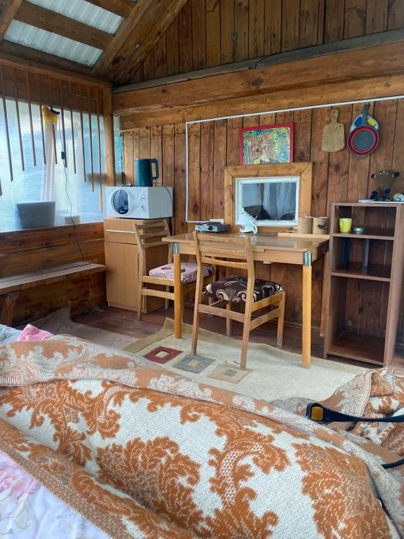 Уютная дача с садом и парковкой. До воды 200м Дача 2 эт.,3 комнаты.