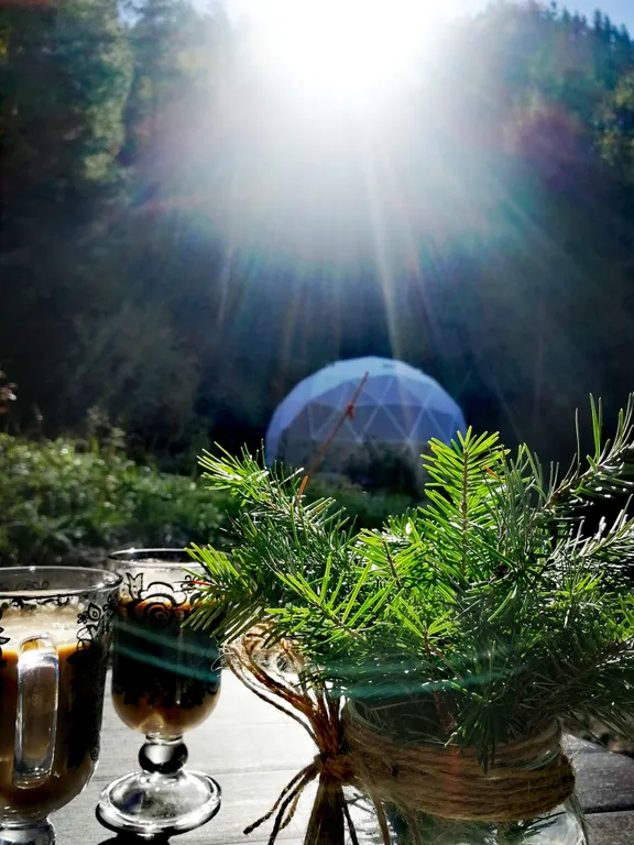 Шатер купольный в горах