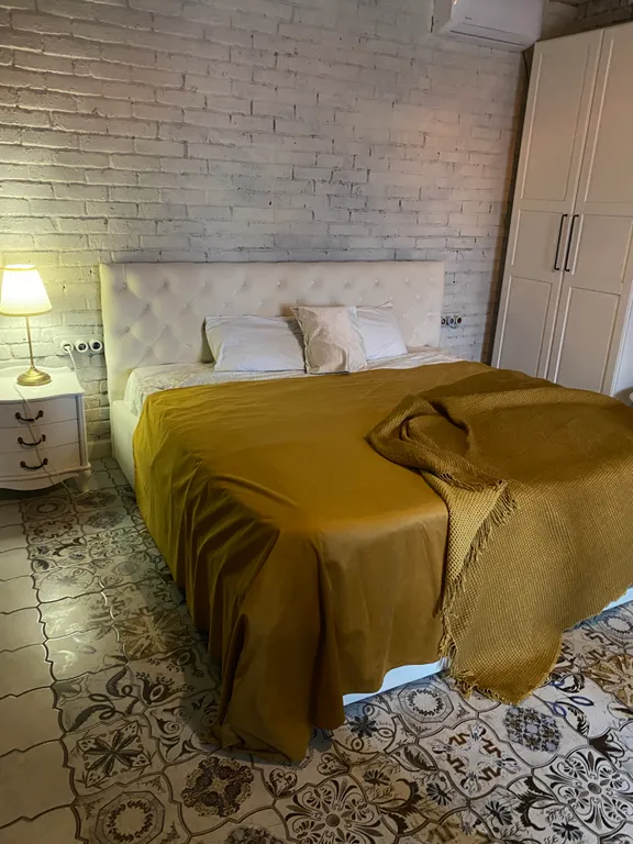 Квартира Семейный двухкомнатный номер -студио — аренда посуточно в Новочеркасск