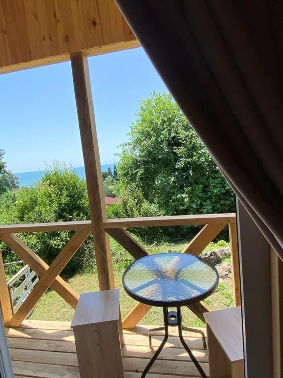 Домик с видом на море