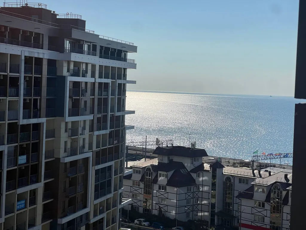 Просторный апартамент с видом на море и горы