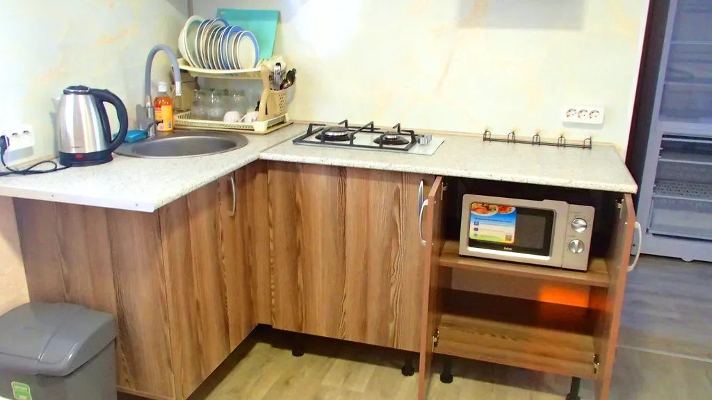 Часть дома, р-он осоавиахима, г. Новороссийск, по дороге в широкую балку