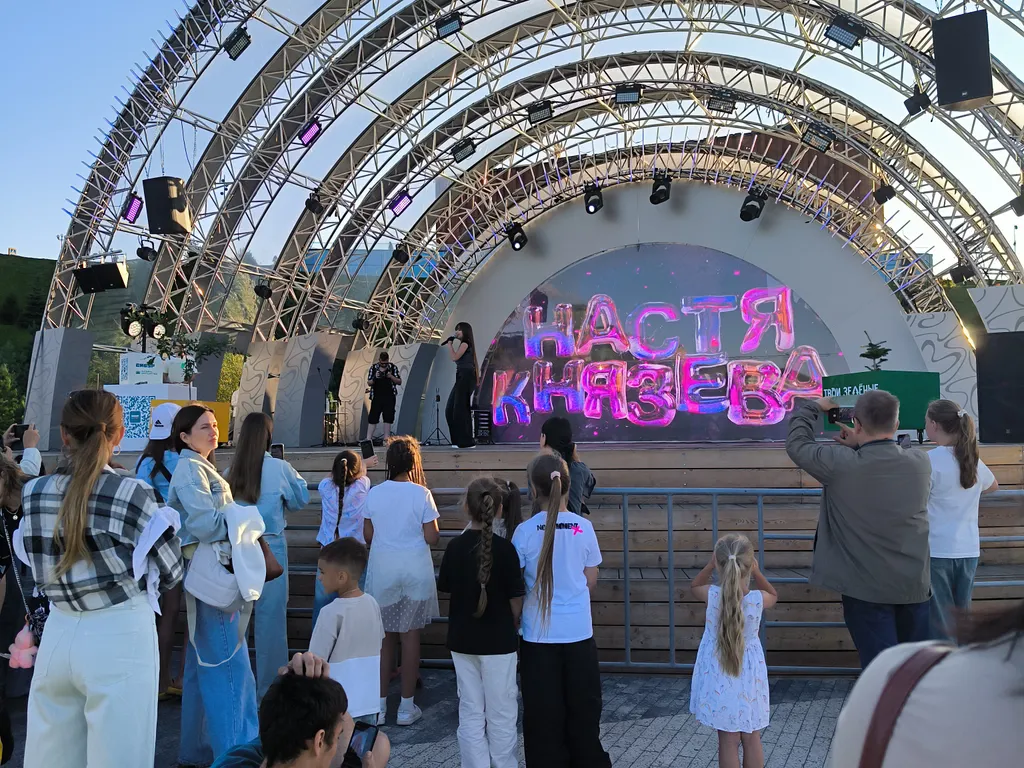 Кремлёвская набережная 200 метров пешком