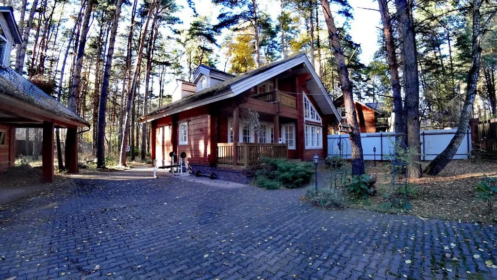 Уютный коттедж в сосновом лесу рядом с Москвой