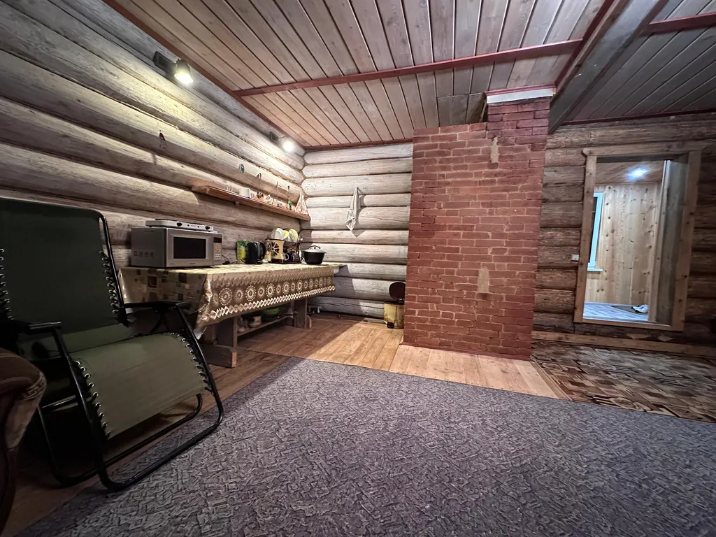 Уютный дом у озера