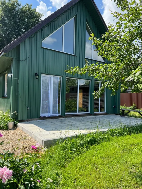 Красивый теплый дом с баней в тихой деревне