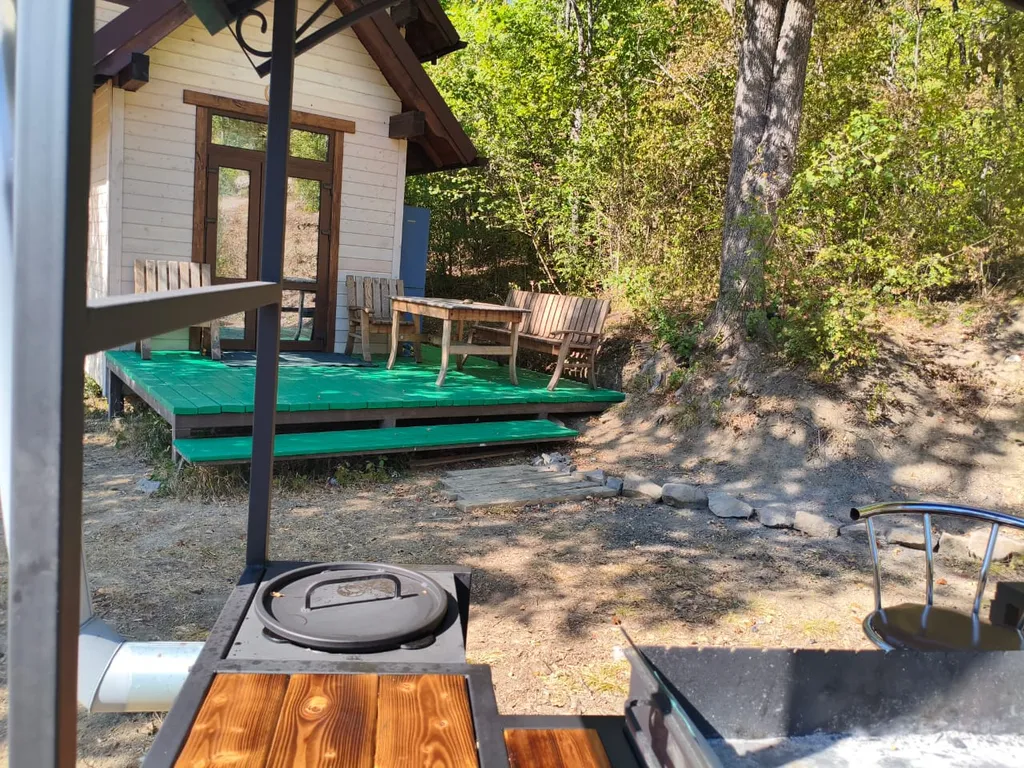 Двухэтажный дом Азазель в лесу