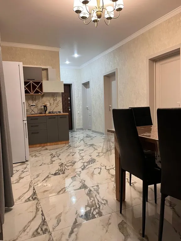 Отличный дом со своим двором в центре поселка