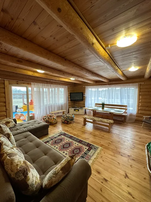 Уютный коттедж на берегу реки Milana Village