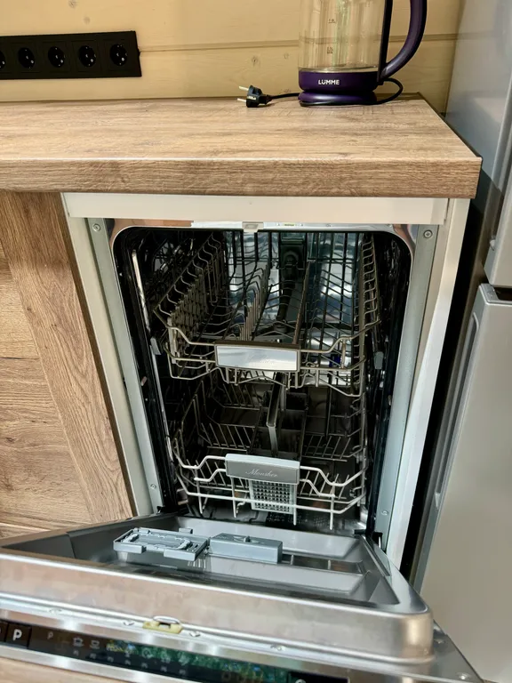 Дизайнерский коттедж возле курорта Игора (серый Balance)