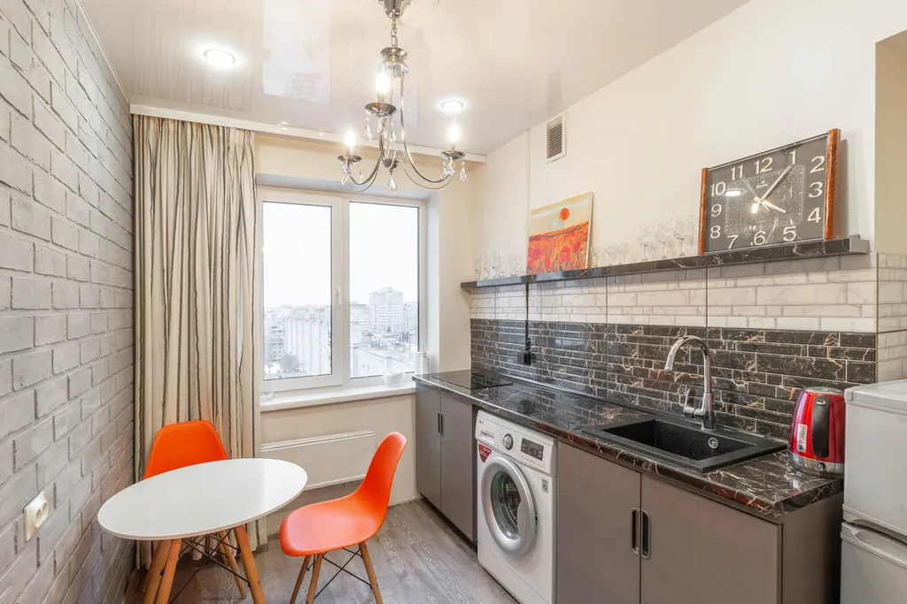 Квартира с видом на закат и Омск