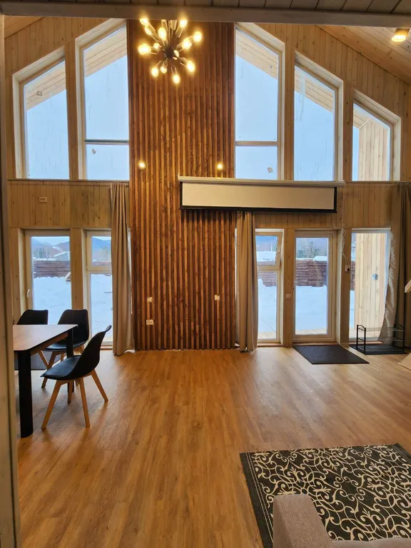 Коттедж с 3 спальнями и видом на озеро