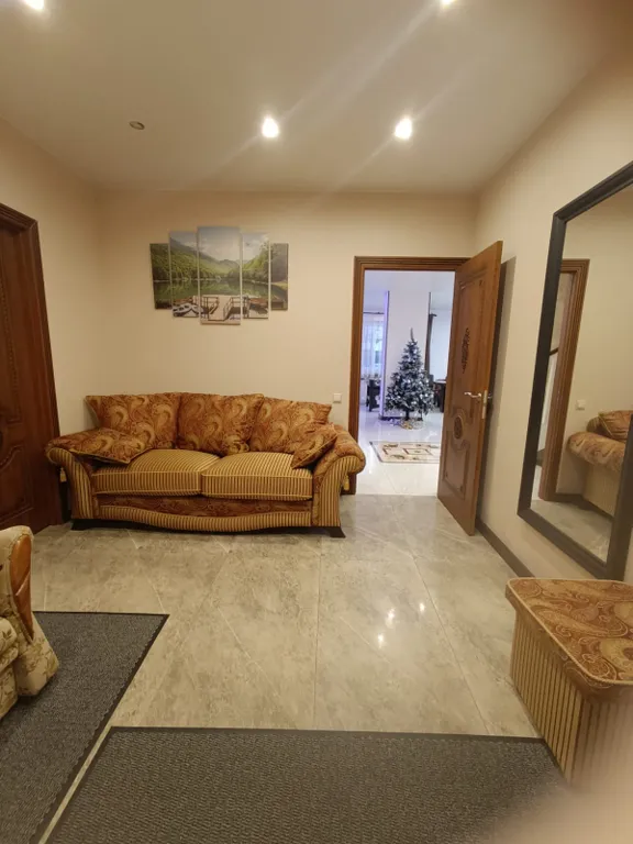 Дом на берегу пруда с камином, чаном и баней для большой компании