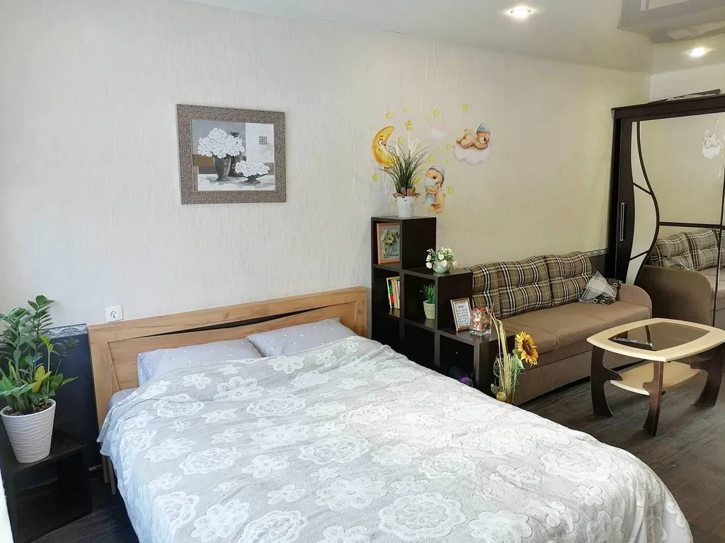 Квартира Квартира с видом на Тихвинский монастырь — Тихвин