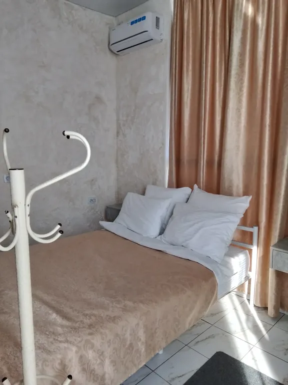 Студия с отдельно выделенной спальней, в шаговой доступности до моря