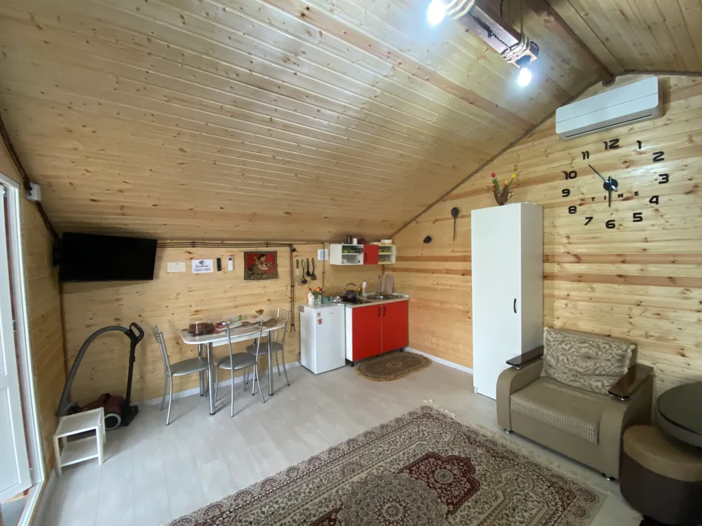 Уютный домик видом на город Дербент 5000 лет и на крепость Нарын-кала