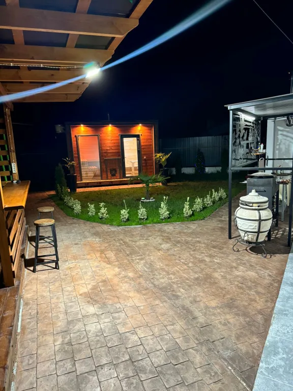 Дом с баней и теплым бассейном