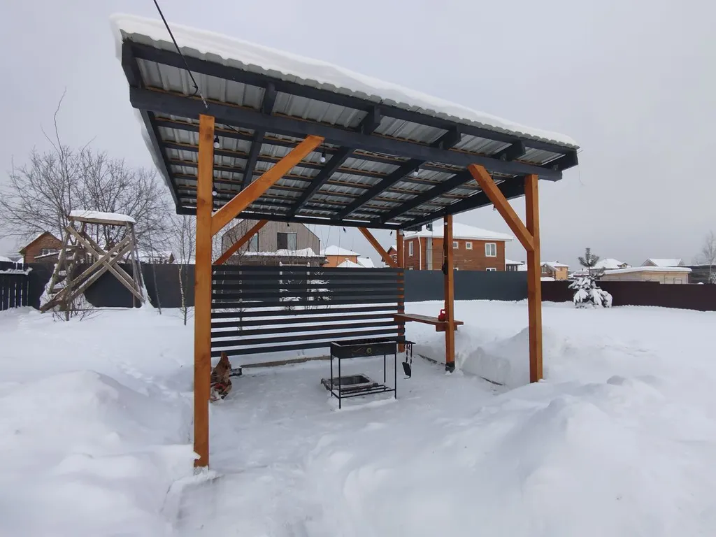 Стильный барн с крытой мангальной зоной